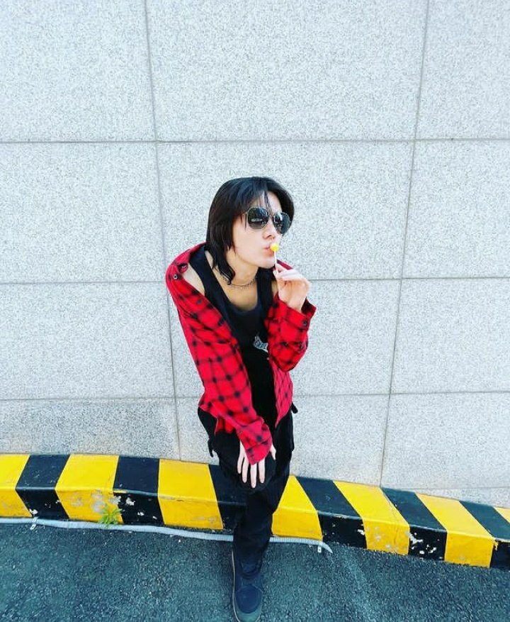 moonversation's tweet photo. @skipberat oh y tentu saja atuy from bojong gede https://t.co/c6Ln3xB8fI