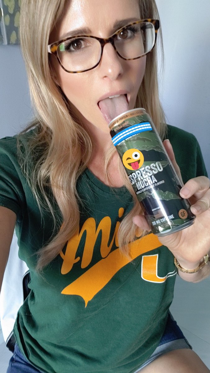 MJK5113's tweet photo. @CoryChaseXXX providing us with a little #MondayMotivaton to help start our week off right. #MilfMonday #MiamiFan #JustTheTip #CaffeineBoost #AllAboutTheU 🙌🏻 https://t.co/u4IULU9bKf