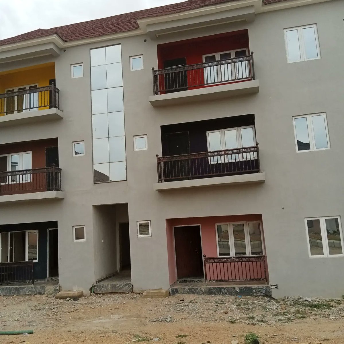 krinonservices's tweet photo. Available for sale:
Location: Karssana (Gwarinpa Extension), Abuja

*2 BEDROOM BLOCK OF FLATS*
Basic finish- 16.5 million
Pre finished carcass- 13.5 million 

20% initial deposit
NHF mortgage available 
#RealEstate #KrinonServices #naijatweet https://t.co/q61dh6iBUa
