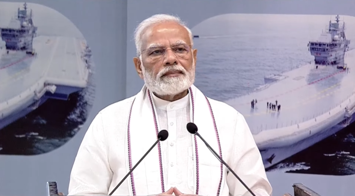 BJP4India's tweet photo. 75 indigenous technologies का निर्माण एक तरह से पहला कदम है।

हमें इनकी संख्या को लगातार बढ़ाने के लिए काम करना है।

आपका लक्ष्य होना चाहिए कि भारत जब अपनी आजादी के 100 वर्ष का पर्व मनाए, उस समय हमारी नौसेना एक अभूतपूर्व ऊंचाई पर हो।

- पीएम @narendramodi https://t.co/Ztfhtmp11e