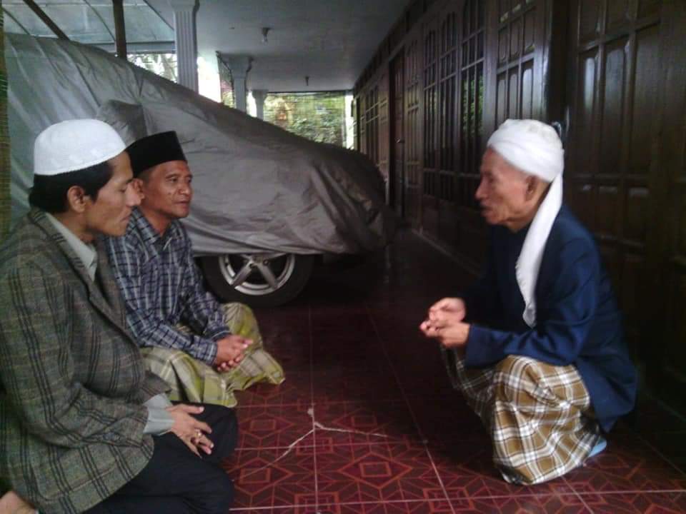 Djasun4's tweet photo. Santri dan pemuda yg mencintai kyai,hendaknya ikut gabung di dalam organisasi ANSOR NU,setelah jadi ANSOR harus mau "ngasor"(merendahkan diri) untuk melayani masyarakat,demi berhidmahmembahagiakan Muassisy NU. https://t.co/PRuc23Sd8G