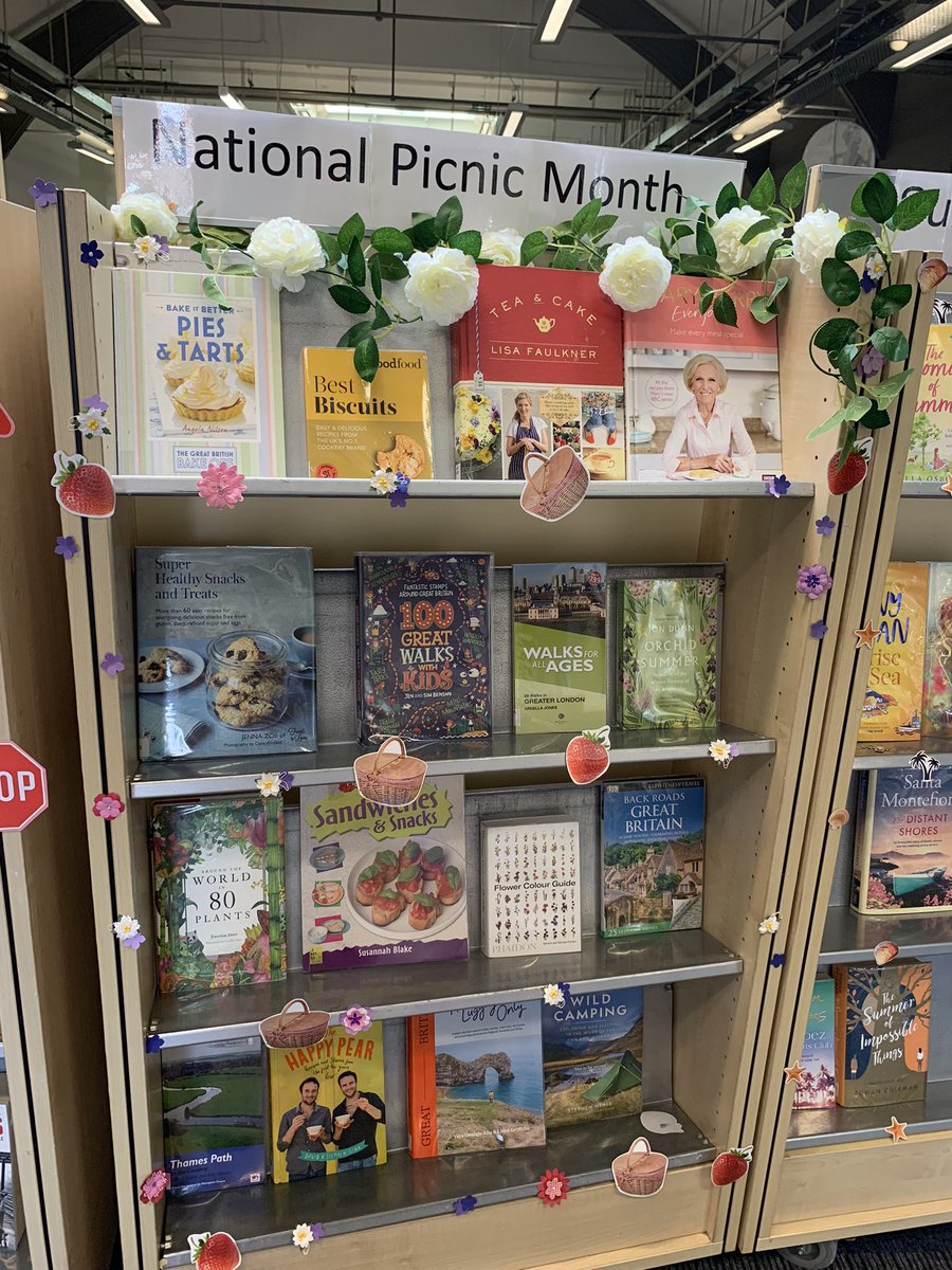 ElthamLibrary's tweet photo. July is #NationalPicnicMonth, last week our work experience student created this display to celebrate, we think they did a great job! There are lots of ideas for snacks, walks and things to spot when you are outside. 
@greenwichlibs @Royal_Greenwich #GetOutside https://t.co/Ly3dJGAwai