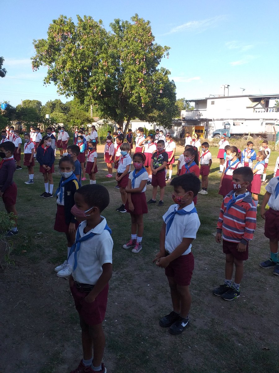 fern_dme's tweet photo. El colectivo del SI Noel Fernández felicita a todos los educandos por el día de los niños @dmecamaguey @Travajo y Victoria https://t.co/ewMQkaR84J