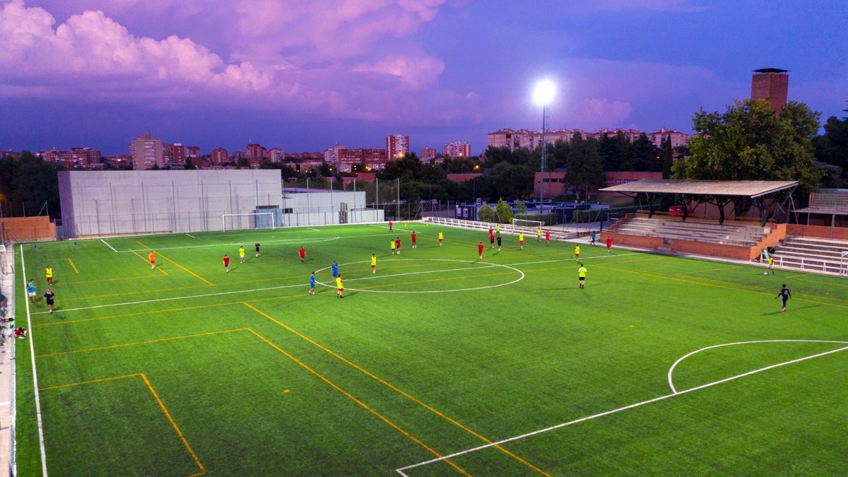 FPTajamar's tweet photo. TSEAS 💪 ¡Últimas plazas para el #GradoSuperior!
Tajamar tiene instalaciones propias: polideportivo, piscina cubierta, campo de fútbol césped, pistas de tenis y pádel, gimnasio, pista de saltos y lanzamiento.
☎️ 683 176 372
#TSEAS #Admisiones #Madrid #FP #Deporte https://t.co/yzIK0dW6BD