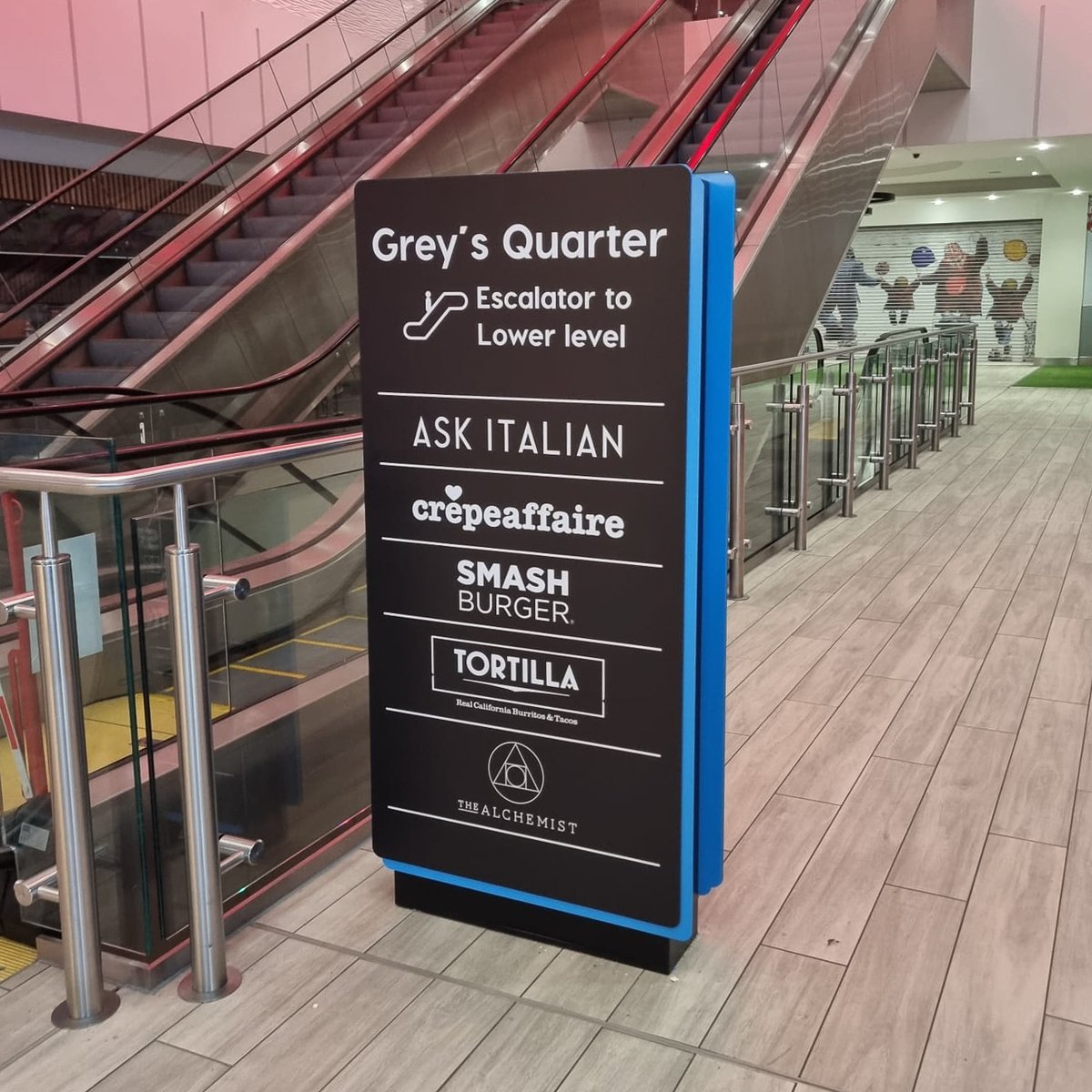 ellissigns's tweet photo. Are you lost? Let #teamellis help you find your way! We love this wayfinding sign for @eldonsquare located in Grey's Quarter ππ
#signage #signmakers #internalsignage #wayfindingsignage #wayfindingsign #eldonsquare #newcastle #newcastleupontyne #ne1 #restaurantsignage https://t.co/tuRrAYMMuX
