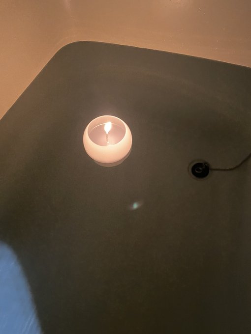 お風呂に浮かぶアロマキャンドルを買いました。 