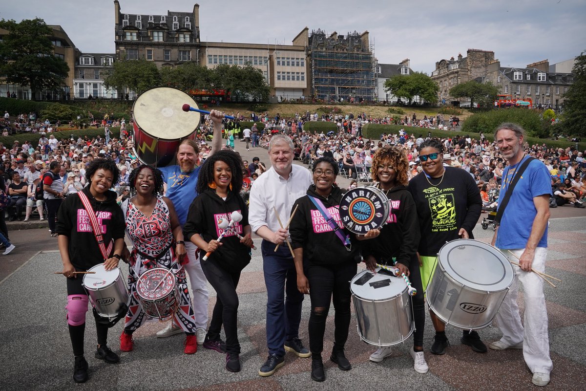 EdinburghCarnival tweet media