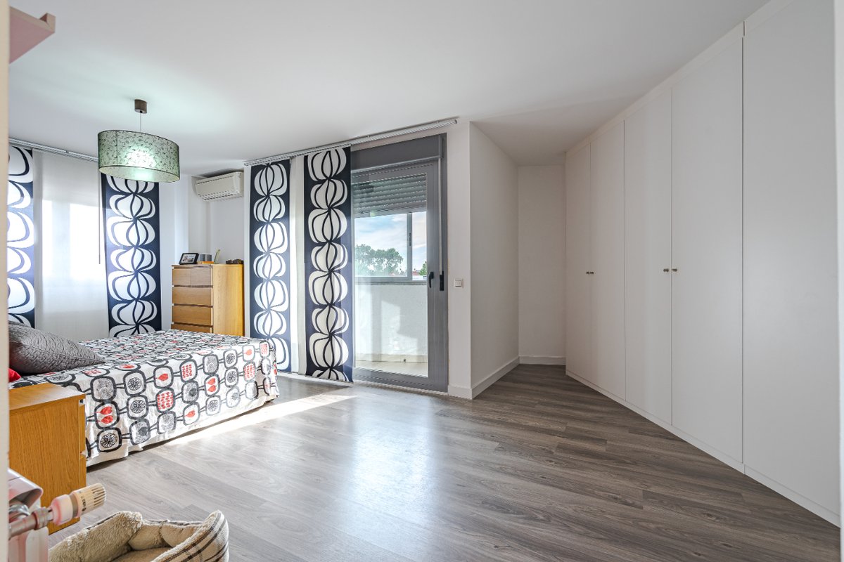 BONLAR_inmo's tweet photo. Situado entre la avenida de los Almendros y el paseo de las provincias nos encontramos esta urbanización con este estupendo piso de 102 m2 útiles.
#inmobiliariarivas #bonlar #rivas #rivasvaciamadrid #soñarloycumplirlo #qualisoptima #pisoenrivas #agenciainmobiliaria #venta https://t.co/HNt4lcIarR