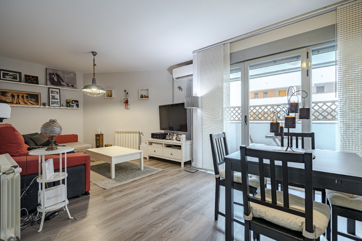 BONLAR_inmo's tweet photo. Situado entre la avenida de los Almendros y el paseo de las provincias nos encontramos esta urbanización con este estupendo piso de 102 m2 útiles.
#inmobiliariarivas #bonlar #rivas #rivasvaciamadrid #soñarloycumplirlo #qualisoptima #pisoenrivas #agenciainmobiliaria #venta https://t.co/HNt4lcIarR