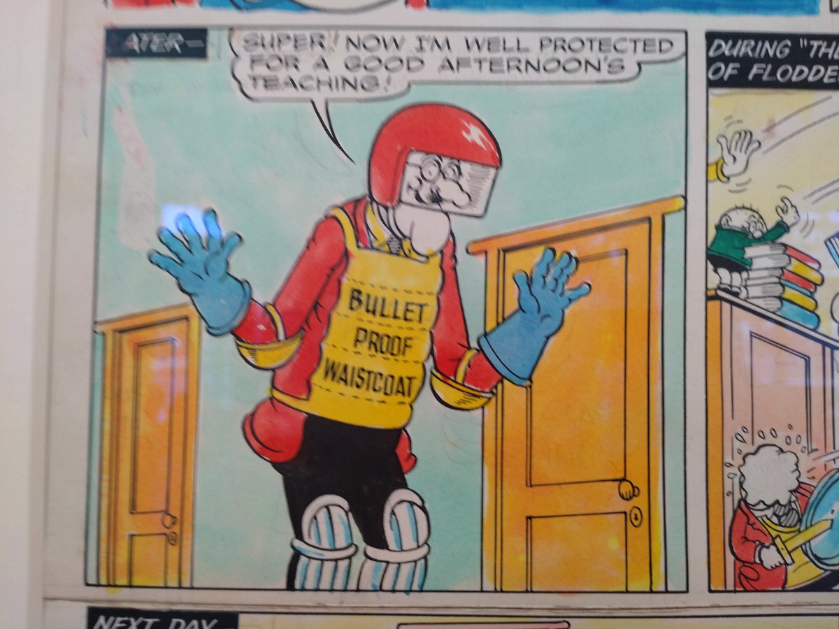 robb_anna's tweet photo. Super wee exhibition in #DCThomson -only on this week, focused on Dundee's comic storytelling history! And it's free! #dundeesummerstreets https://t.co/PCoy2JTlDP