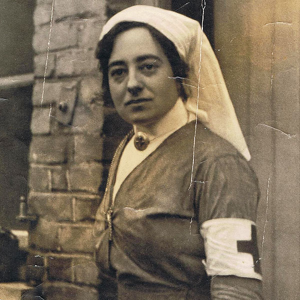 Sietske van der Veen (@sbvanderveen) on Twitter photo #BornOnThisDay in 1881: Rosa Vecht. After having completed her #nurses’ education in Rotterdam, she worked as a private nurse for several years. With the outbreak of #WWI in 1914, she travelled to Belgium to work at the front line. She died by shelling in January 1915. <a href="/FNInl/">Florence Night.Inst.</a> #BornOnThisDay in 1881: Rosa Vecht. After having completed her #nurses’ education in Rotterdam, she worked as a private nurse for several years. With the outbreak of #WWI in 1914, she travelled to Belgium to work at the front line. She died by shelling in January 1915. <a href="/FNInl/">Florence Night.Inst.</a>
