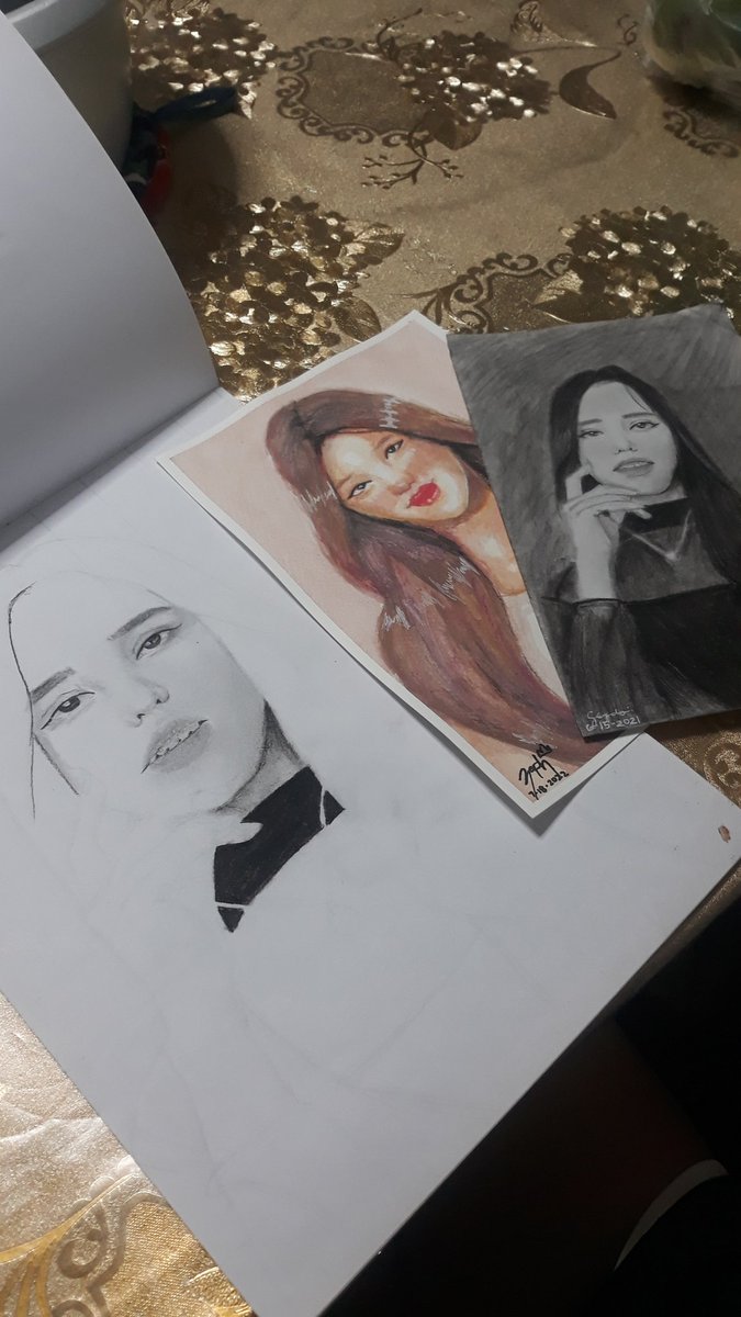 my finished and unfinished traditional fanart for ate kim. yung isa nabigay q na hehe jsjcjsjjfks

<a href="/official__yara/">YARA</a> #YARAPH 
<a href="/kim_ntvdd/">kim ☁</a>