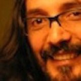 HELIODOPTERO's tweet photo. A los 51 años de edad y a las 3:00 am de hoy entregó su espíritu en Cartagena Felipe Solarte Arciniegas, cineasta, guionista y fotógrafo. Lo sobreviven su esposa, Heidi Mendivelso, y sus dos pequeños hijos. Su velero catalán “Sebastián Portola” lo llora anclado en la bahía. https://t.co/9r36sK1pCh