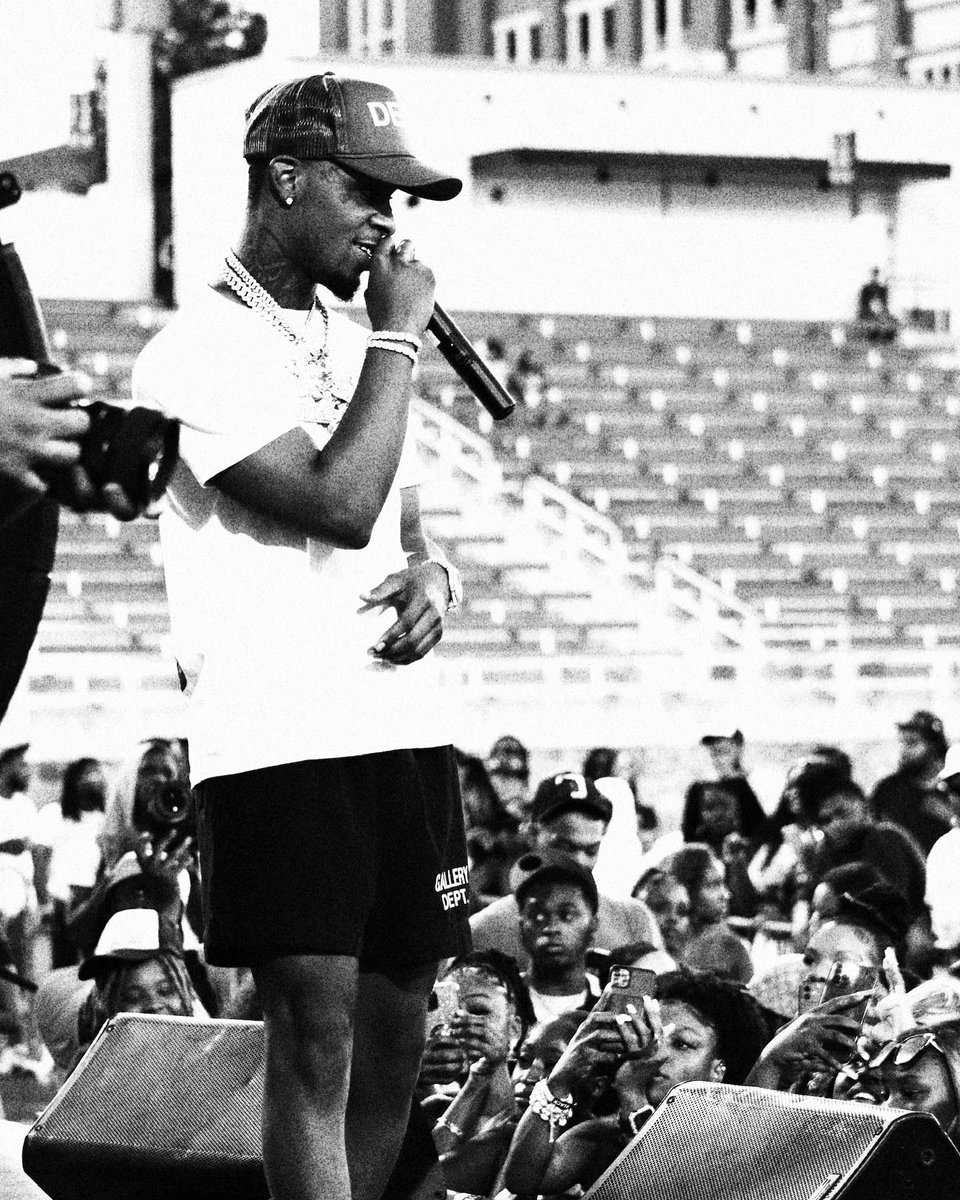 Mk47capo's tweet photo. My granny been praying for me. I sleep with that K, when I sleep. 🧃〽️ #444
If It Ain’t MK47Shots, Then It Ain’t Hot 🔥
Toosii 2x 🐐
-JULIVE CONCERT
#mk47shots #47studios #toosii #concert #charlit https://t.co/6CzeaQpA4o