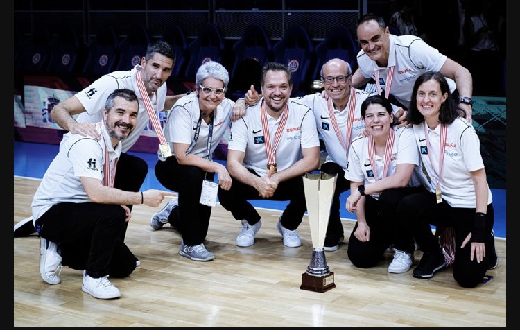 Raquel Romo (@rromo7) on Twitter photo FELIZ!! Gran experiencia! Hemos currado y hemos disfrutado mucho junt@s!!! GRACIAS por la oportunidad de vivirlo!! <a href="/BaloncestoESP/">Baloncesto España</a> #U20F FELIZ!! Gran experiencia! Hemos currado y hemos disfrutado mucho junt@s!!! GRACIAS por la oportunidad de vivirlo!! <a href="/BaloncestoESP/">Baloncesto España</a> #U20F