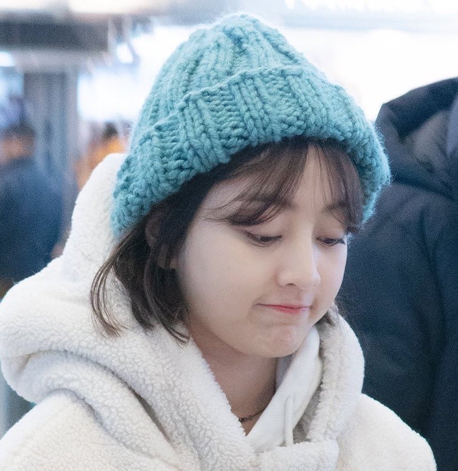she's soooo fluffly :((