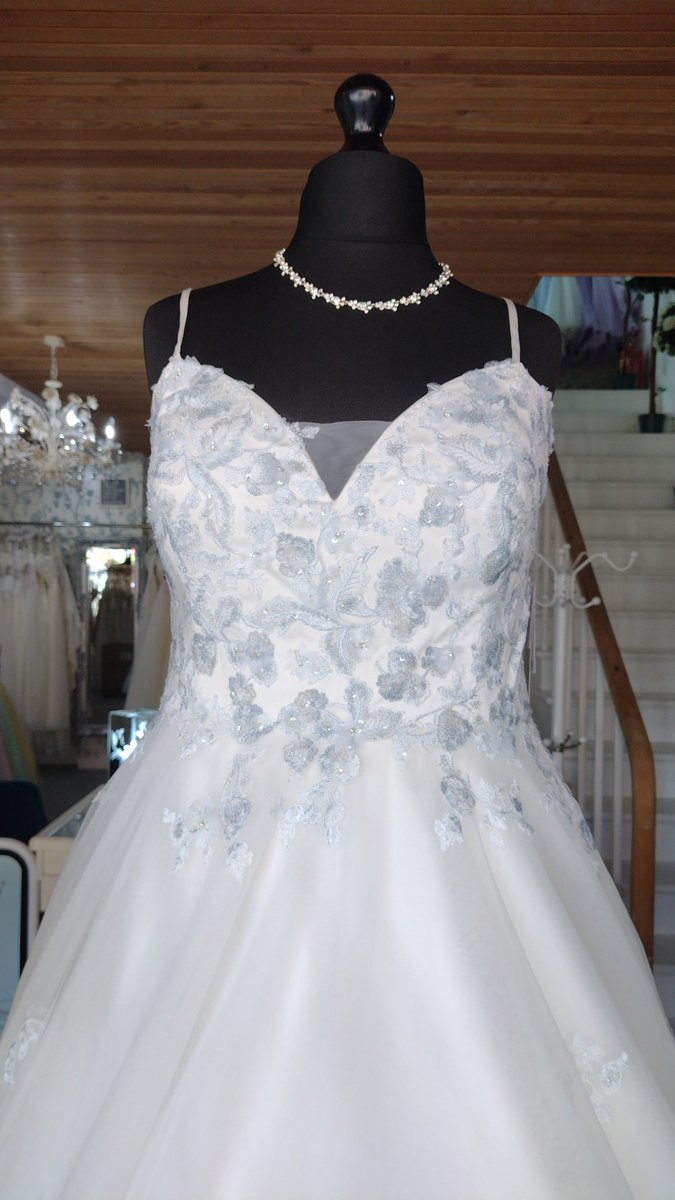 GownsJune's tweet photo. Another massive delivery, too much choice! Be confident, look amazing &amp; feel beautiful on your wedding day.
#herefordhour #junelacygowns https://t.co/lEodqDXxd3
