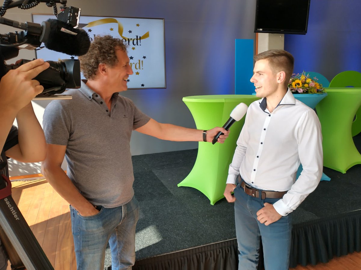 Woensdag kreeg ik mijn diploma. Maar wat kan ik er mee? Is er wel toekomst, vroeg RTL.

Zeker! Wat heb ik dan nodig? Doelen met ruimte om aan de slag te gaan als veehouder en als gebied! Dan kunnen wij grote stappen maken! 

Check het item vanaf 5.16
rtlnieuws.nl/video/uitzendi…