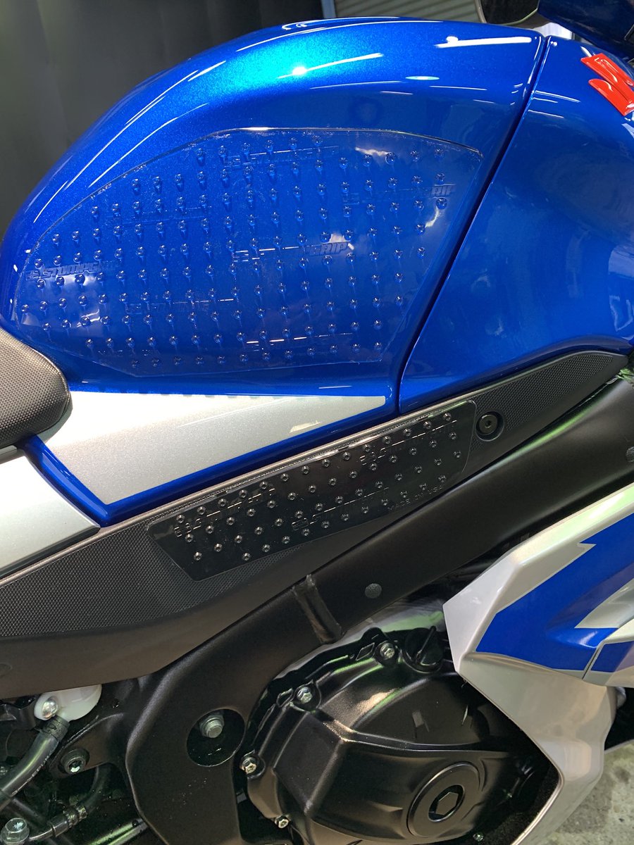masamax1119's tweet image. STOMPGRIPのトラクションパッド

腰下でしっかりバイクをホールドできるようになったので疲れも半減したし
コーナーリングも前よりも安定した✨

この効果半端ねー😆✨👍

#stompgrip #gsxr1000r