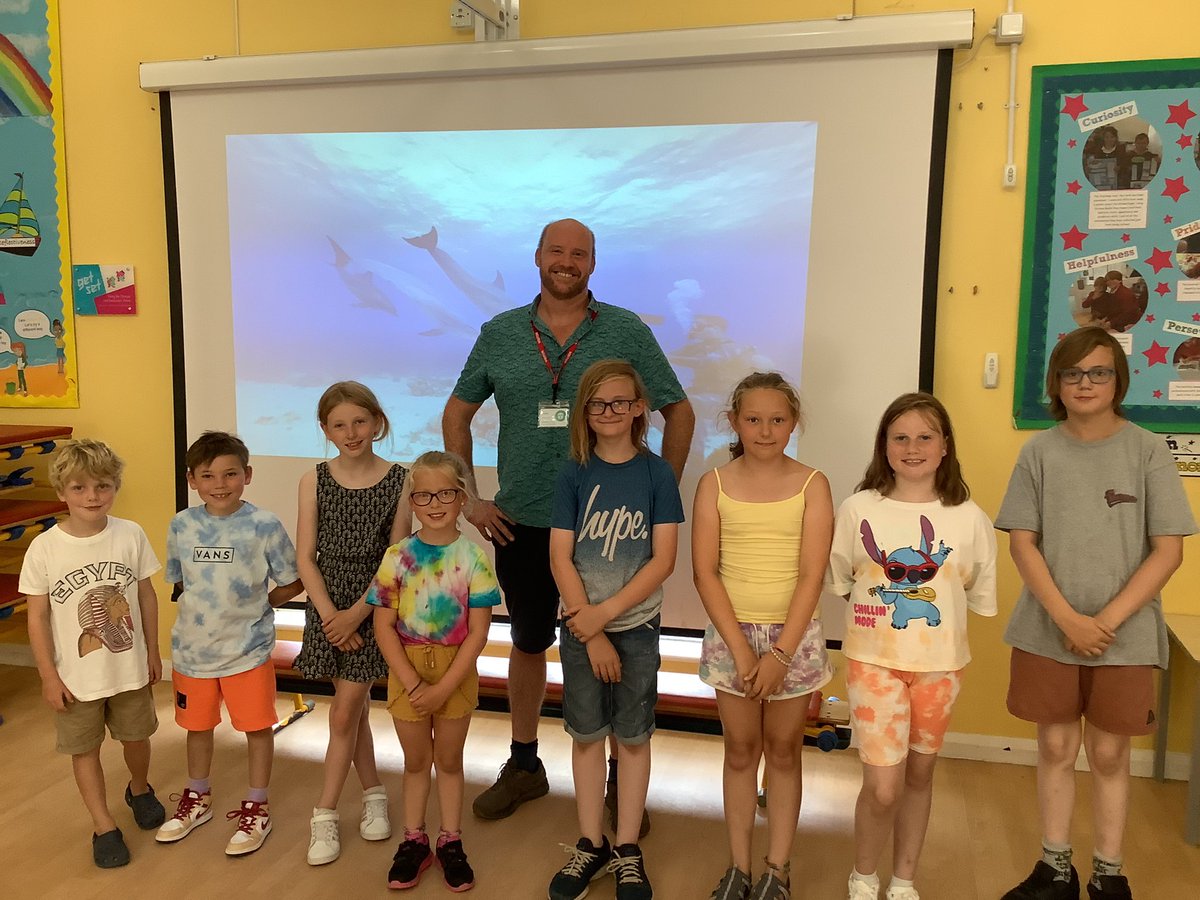 Our lucky children are sitting in on their own premiere of Blue Planet II and ocean talk from Jonathan Smith <a href="/notdowninanymap/">Jonathan Smith</a>, one of the shows producers! What a fascinating insight! Thank you so much! @KLacademytrust