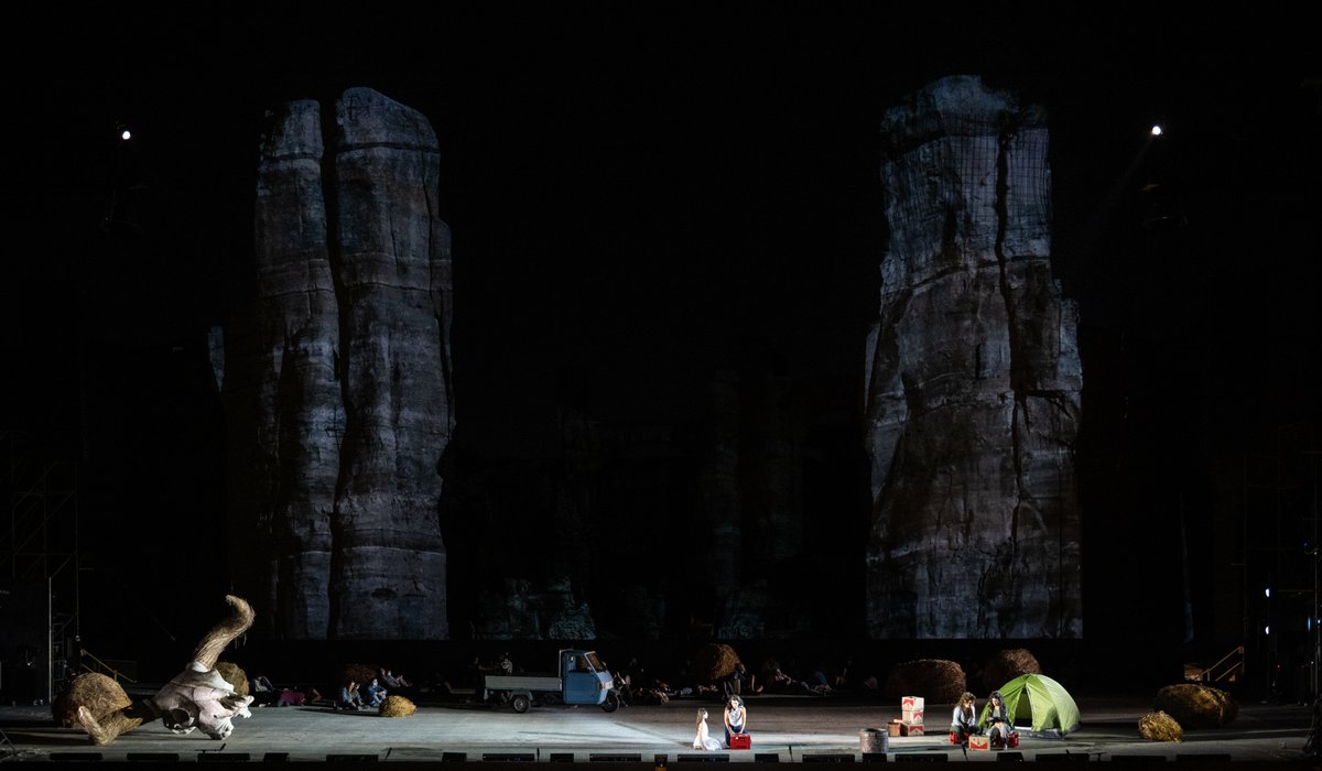 OperaRoma's tweet photo. #Carmen di Bizet resta in scena a Caracalla fino al 4 agosto. Il 19 luglio il secondo appuntamento: sul podio #JordiBernàcer, regia di #ValentinaCarrasco. Le scene sono firmate da #SamalBlak, i costumi da #LuisFCarvalho, le luci da #PetervanPraet.
#operaroma #Caracalla2022 https://t.co/eYxpPl54UI