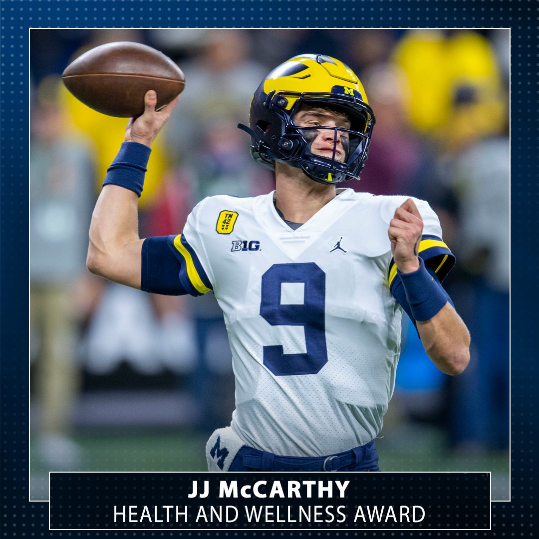 UMichFootball's tweet photo. Beyond their athletic accomplishments, we're proud of @blake_corum and @jjmccarthy09 for being leaders off the field, in the classroom, and in the community!
#GoBlue | https://t.co/JJGoOEF6l0 https://t.co/PaY6jcgIOR