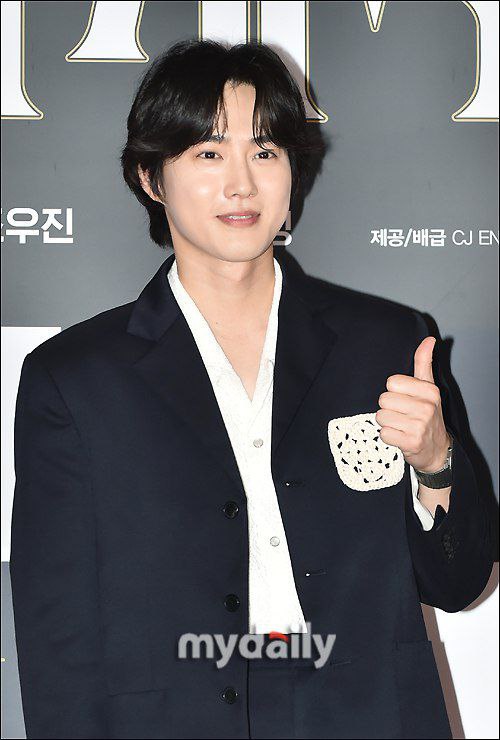 SuhoINDO's tweet photo. [INFO] 220718 SUHO menghadiri acara Premiere Alienoid hari ini

Cr . mydaily , dispatch , naver

#SUHO #SUHOUPDATE #SUHOEXO #weareoneEXO #bunny #BUNNYZEN #BUNNYCITIZEN https://t.co/eYuu9XjZRT