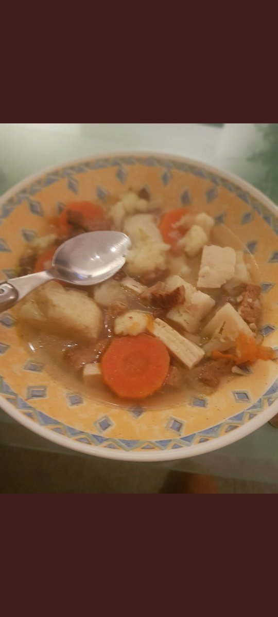Vegans I am BACK &amp; more scathing than ever. Kicking things off with this depressing 
2/10 - tofu &amp; carrot soup. Could taste better than it looks but terrified by the swampy look/feel. 2 points for nice bowl but <a href="/JacquelineWale1/">Jacqueline Wales 💚🌹❄</a> I need to see more from you
#vegan #ratemyveganplate