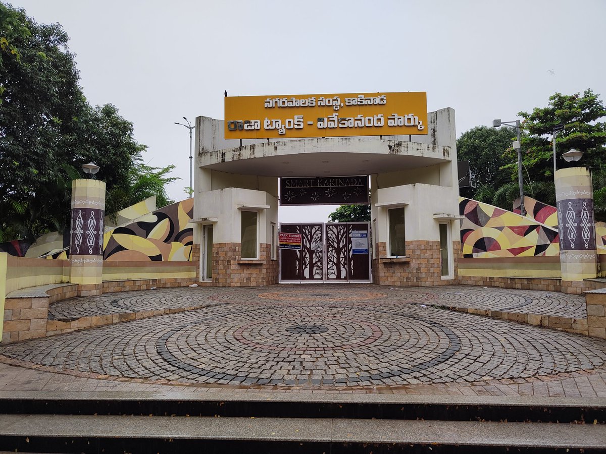 Harsha_gosangi's tweet photo. #MissionAmritSarovar -Jal Darohar
Sanrakshan
Day-1 by Bonam Venkata Chalamayya
Institute of Technology & Science, Amalapuram, (A.P.)
Water Body- Raja Tank, Kakinada,
(A.P.)
Handouts Training on Google Earth & hydrometreological study
@AICTE_INDIA #MissionAmritSarovar
#bvcits https://t.co/PwYPPtokmc