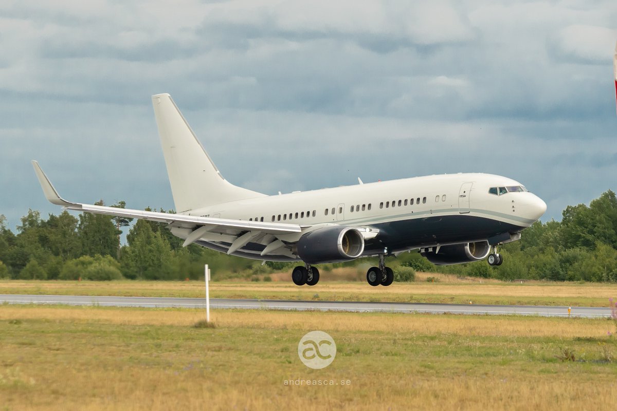CarlssonAndreas's tweet photo. @Ladygaga landed with a private jet in Stockholm today at 5:26 PM from Düsseldorf. #ChromaticaBall #ladygaga @gagadaily 

Photo: Me - https://t.co/iWiRAcZKow https://t.co/ZQEAiAKeNl