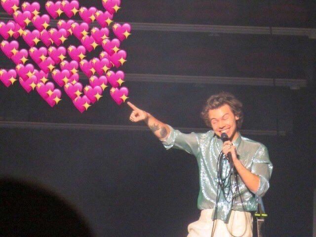 Mención especial a estas personas❤️

@alwayssugarlou 
@softstyleslout 
@fantuvixharry
@otbxgldnn
@tintoharry 
@mortadeIa 
@tintomortadela
@miawaxlls 
@mialvslouiss
@iDEFENCELESSx
@lacalvagolden 
@killmychguazu
@just_hready
@sweetgoldensky 
@sweetgoldsun 

#HarryComeToParaguay