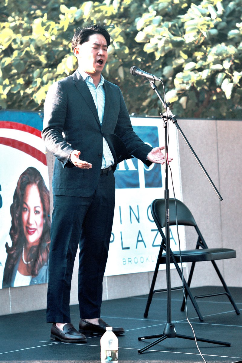 Regina Opera Company tweet media