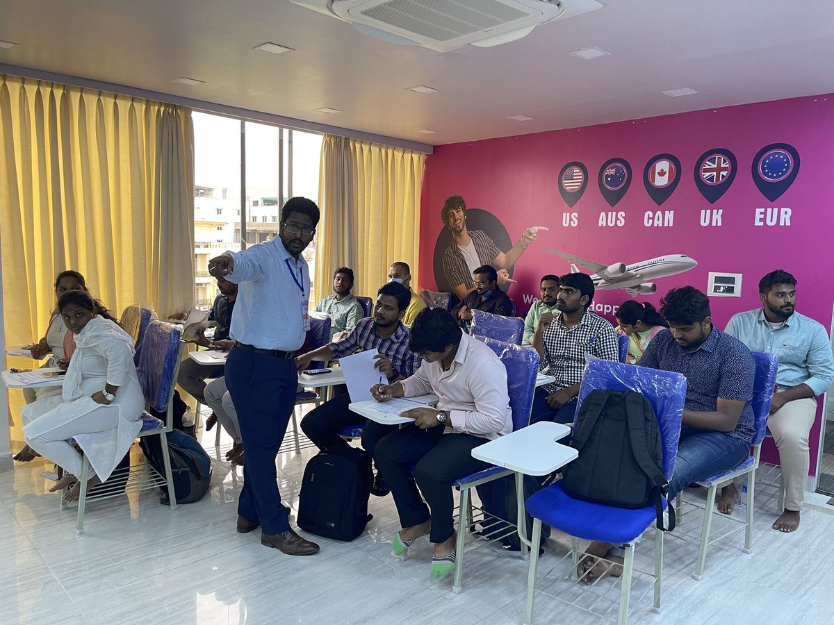SFCNY's tweet photo. Recently, #SFCNY representatives made a trip to Hyderabad, India, in partnership with University Hub!
By the end of the trip, SFC issued over 70 conditional offers to under-grad & post-grad students!
Congratulations to all of them! โค๏ธ๐พ๐๐๐ #SFCForward https://t.co/tH0HdmZO15