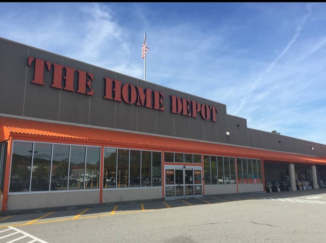 Today was my last day in Leominster as Night Ops. It has been an amazing 3.5 years. I have made some awesome friendships. Thank you for everything! Tomorrow I begin a new adventure in Oxford as a MASM. I am looking forward to working with a great new team!!