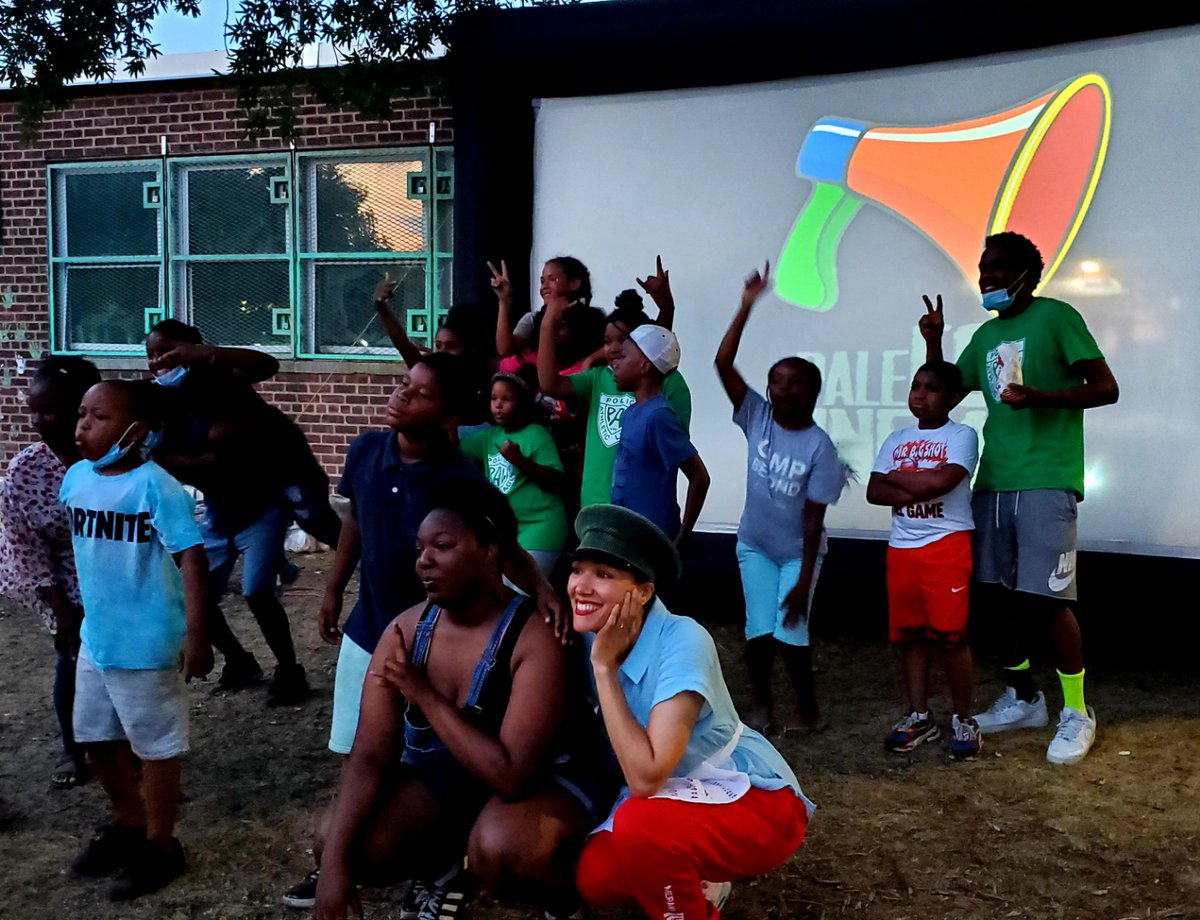 EileenLevel's tweet photo. My 2nd youth engaged cinema screening in my childhood community! Bringing cinema back to where it belongs! #SafeintheCityNYC #NYCHA #Canarise #BreukelenCornerStone #OutdoorScreening
Thx
@CrimJusticeNYC @ccdi @rockawaypkmerch
@nypdcommaffairs #HES #CanariseYouthInAction #SYEP https://t.co/3qTQlTXZyE