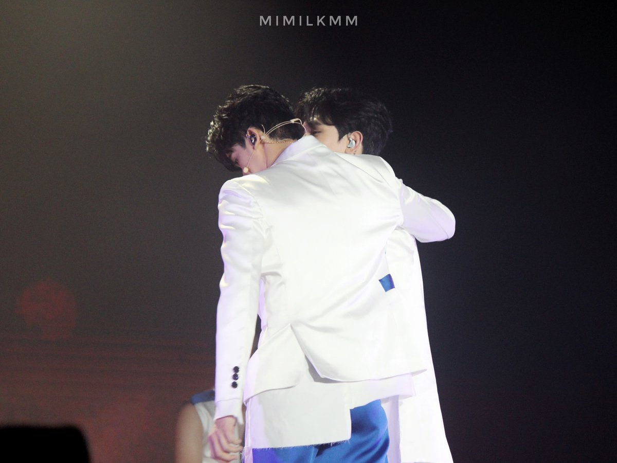 mimilkmm's tweet photo. super supportive💙
#เตนิวจ๋าโพก้า4ขวบแล้ว #เตนิว https://t.co/8doPmaGx6z