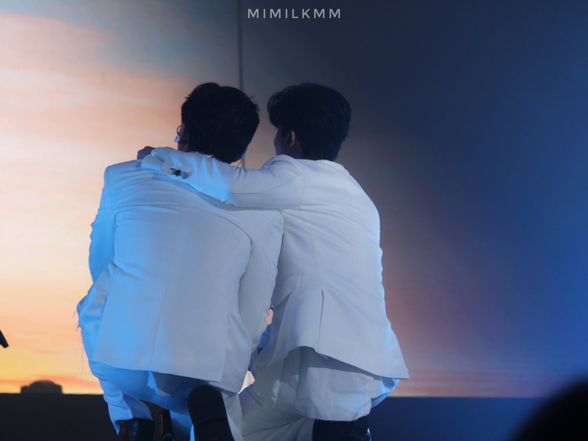 mimilkmm's tweet photo. super supportive💙
#เตนิวจ๋าโพก้า4ขวบแล้ว #เตนิว https://t.co/8doPmaGx6z