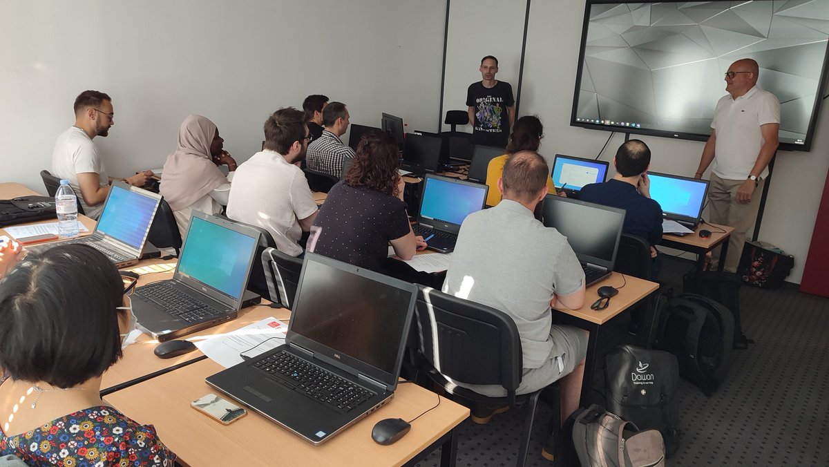 Coraline F. (@cora_pro) on Twitter photo 👩💻🧑💻 Aujourd'hui, c'était le démarrage de la #POEC Développeur Front-end avec <a href="/DawanFrance/">Dawan IT Consulting</a> et @poleemploi_HDF! 15 demandeurs surmotivés malgré le 🌞 de plomb!💪 <a href="/peixoto_pro/">Karine PEIXOTO</a> <a href="/Arnaud_Gu/">Arnaud Guyonnet</a> <a href="/MarveenPE/">DONSBECK MARVEEN</a> 👩💻🧑💻 Aujourd'hui, c'était le démarrage de la #POEC Développeur Front-end avec <a href="/DawanFrance/">Dawan IT Consulting</a> et @poleemploi_HDF! 15 demandeurs surmotivés malgré le 🌞 de plomb!💪 <a href="/peixoto_pro/">Karine PEIXOTO</a> <a href="/Arnaud_Gu/">Arnaud Guyonnet</a> <a href="/MarveenPE/">DONSBECK MARVEEN</a>
