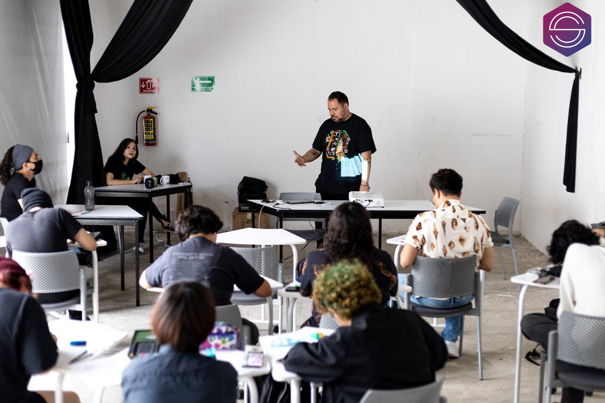 SensoriumArtesC's tweet photo. Estuvo increíble el Taller de Creación de Personajes con @renecordova ¡Gracias a todos los que asistieron! 
✏️
#sersensorium #dibujo #comics #gdl #caricaturas #taller https://t.co/bEt4jO9kUE