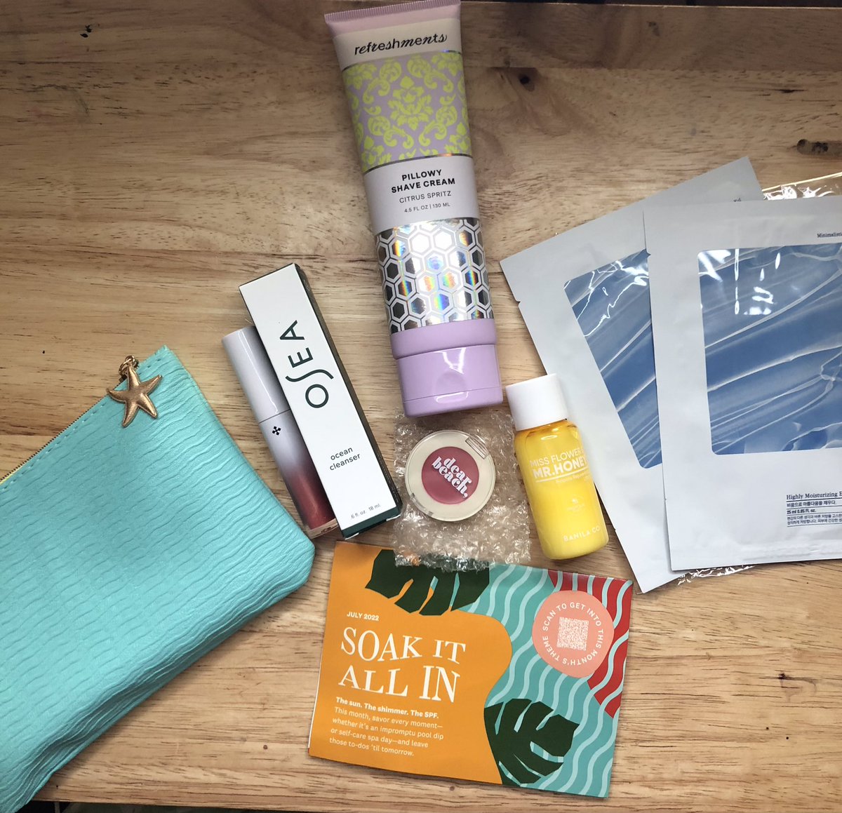 galaxylover1998's tweet photo. July Ipsy Glam Bag and Refreshments @IPSY
#ipsy #ipsyglambag #julyipsybag #refreshments https://t.co/TowUihw8Cw