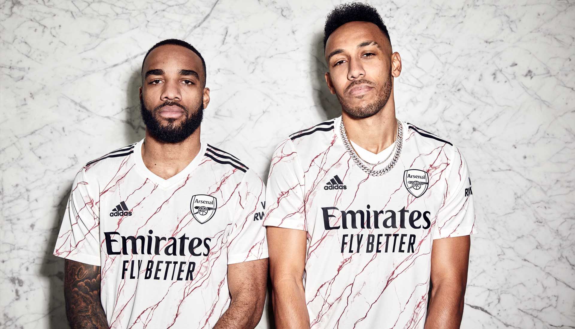 Arsenal top 4th kit