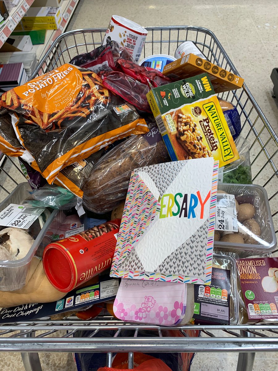 ArtMorayHouse1's tweet photo. Nothing says 24 years married like an anniversary card in with the weekly shop #romance #nectarpoints https://t.co/xSpcLYcsEx