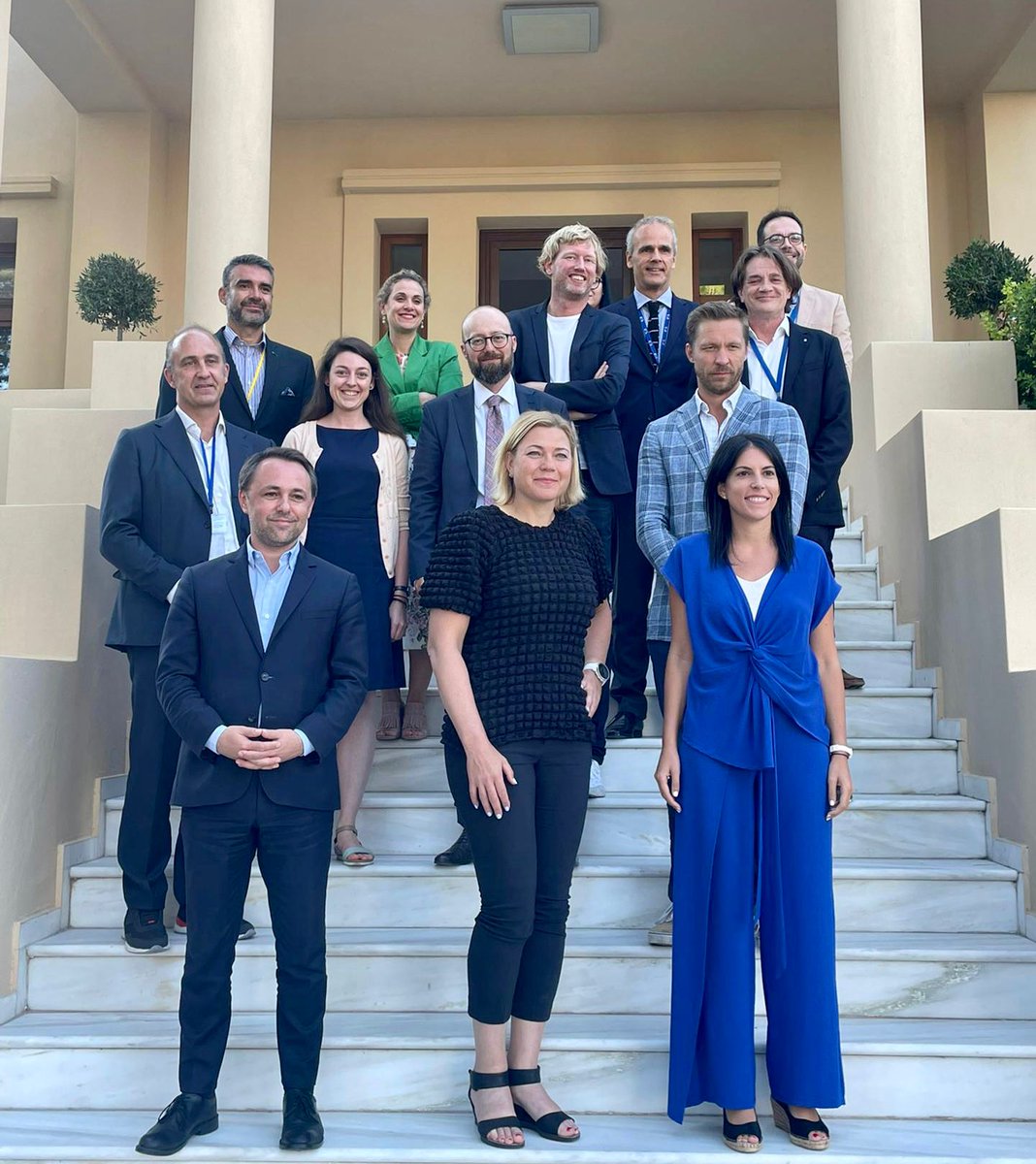 V. productive <a href="/EP_Industry/">ITRE Committee Press</a> mission meeting with <a href="/enisa_eu/">ENISA</a> Director <a href="/Le_Passar/">Juhan Lepassaar</a> &amp; team on ensuring high level of #cybersecurity in the EU. We discussed the NIS2 directive, SME capacities, certification schemes, secure network connections - what can be improved &amp; how can the EP help