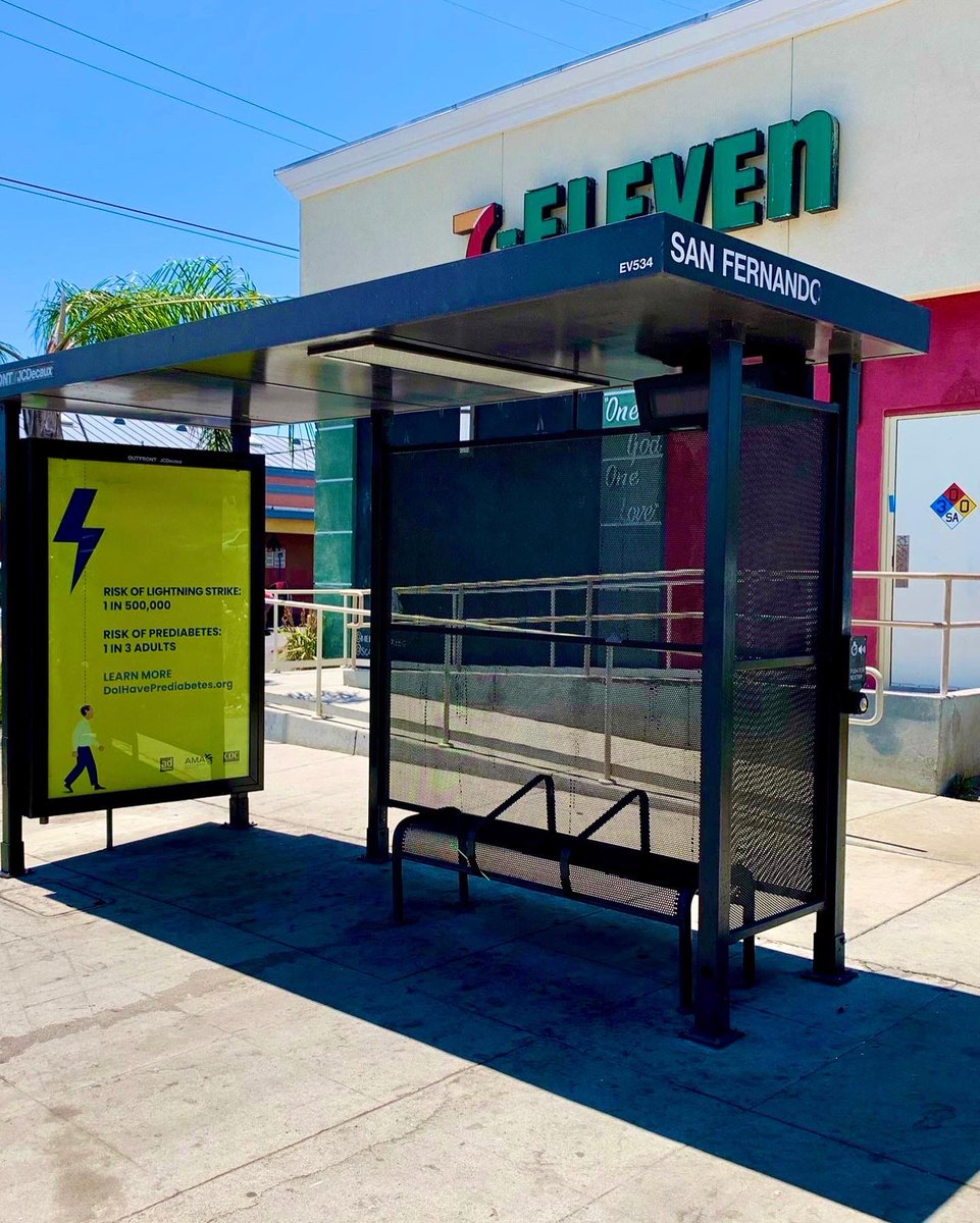 OutfrontDecaux's tweet photo. Monday’s set the tone for the week 🙌🏽

Shade, Seating and a Safe and dignified place to wait for the bus now available at Osborne/ San Fernando 🫶🏽🚏🚌🍃
#investintransit 
#gotshade 
#labusstops https://t.co/gdtU5p1tdJ