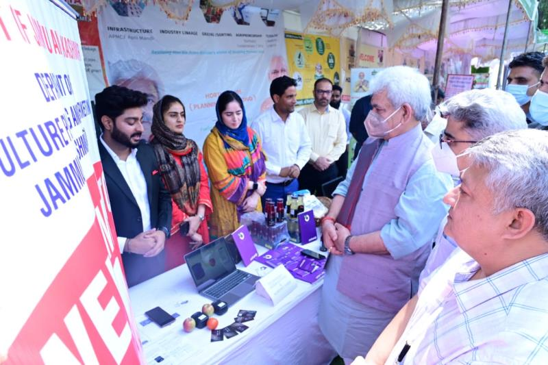 Kashmirnews22's tweet photo. Lieutenant Governor Manoj Sinha today inaugurated a two-day multi-stakeholder convention on holistic development of agriculture and allied sectors in J&amp;K UT, at SKICC, Srinagar. https://t.co/idPlL0IWst