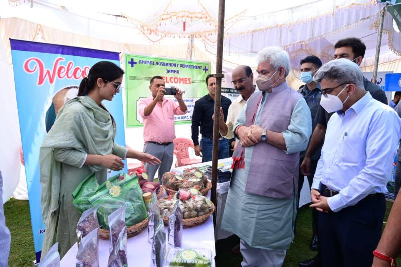 Kashmirnews22's tweet photo. Lieutenant Governor Manoj Sinha today inaugurated a two-day multi-stakeholder convention on holistic development of agriculture and allied sectors in J&amp;K UT, at SKICC, Srinagar. https://t.co/idPlL0IWst