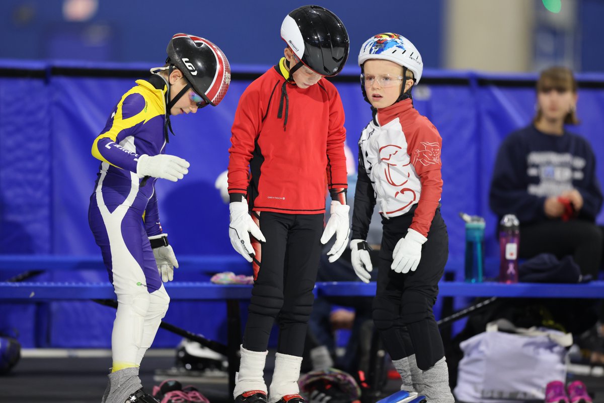 theolympicoval's tweet photo. Our fist day of SUMMER SPEED. It's so great to see the ice back in and all the kids here for the camp.
#SummerSpeed #UCalgary #TheOlympicOval #SpeedSkating #HouseofIce #TheFastestIceintheWorld https://t.co/NYLggmiZKG