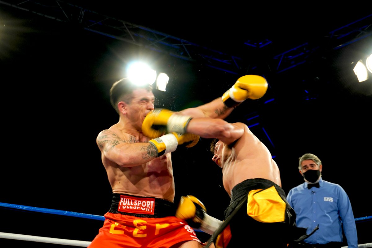 aranoboxok's tweet photo. 📸 Coria vs Pucheta, la pelea en fotos 📸
💥 Imágenes fotográficas de los combates del pasado sábado en el Polideportivo Gral. Paz de la ciudad de Córdoba
#Boxeo #Boxing #Córdoba #CórdobaCiudad #PolideportivoGeneralPaz #AranoBox #FeCorBox #FAB #DSportsFight #DirecTVSports https://t.co/7pHPXzVfMh