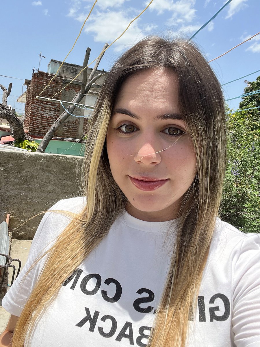 Al mal tiempo buena cara🙂 Ayer 9 horas sin electricidad y ya hoy hace unas horas que la quitaron🥲 ¿Cómo comenzó su semana??
#cuba #somoscontinuidad #apagones