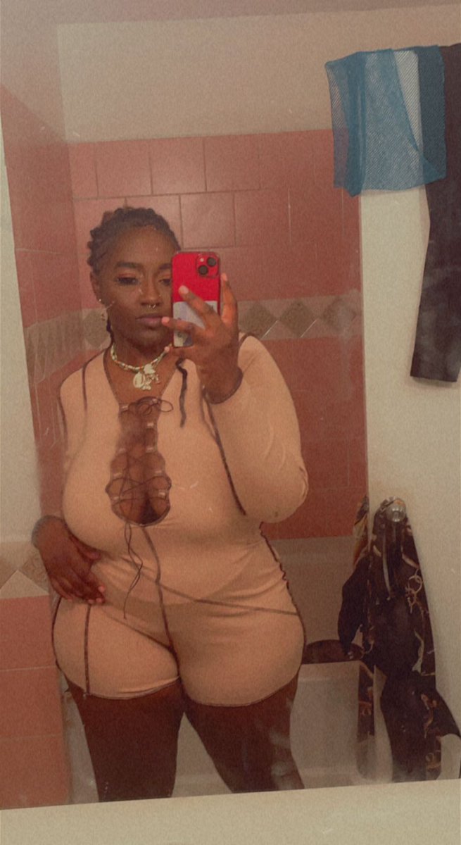 <a href="/UTA_BSA/">UTA BSA</a> #WhosWhoatUTA 
-Colleen Akoto✨

-From Dallas, Texas (Ghanaian🇬🇭)

-BFA in photography📸 and a minor in computer science💻

-Junior